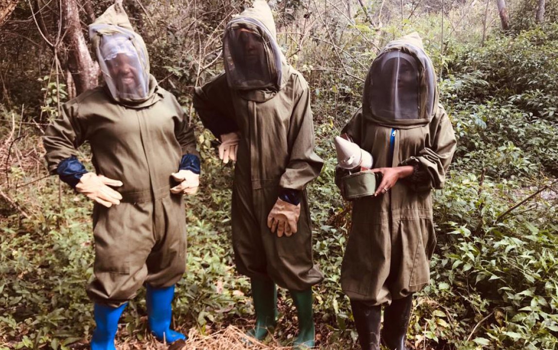 feature-block_economic-development_beekeepers1_tz