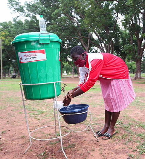 News_feature_article_-_Student_washing_hands_GH