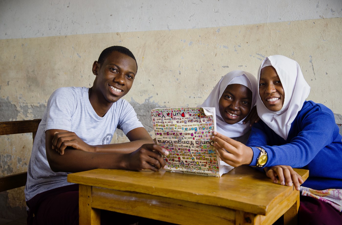 Rashi-left-Rehema-207636-centre-Samira-right-Secondary-Bagamoyo-TZ-23-Sep-2016-Eliza.jpg