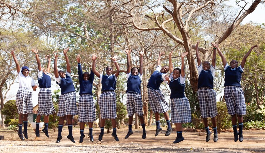 Secondary-Students-Jumping-STEM-Camp-Lusaka-ZAM-Aug-2025_Emma-Lwando-IMG_0791